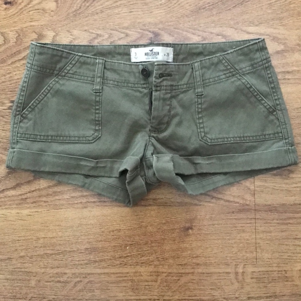 HOLLISTER. Shorts
